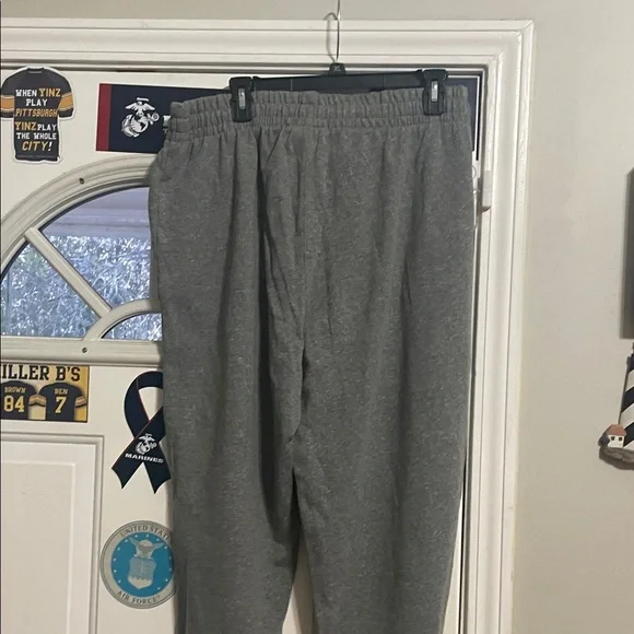 Gray Chicago Bears Sweatpants says sleep ware but they are just like sweatpants - Picture 5 of 7